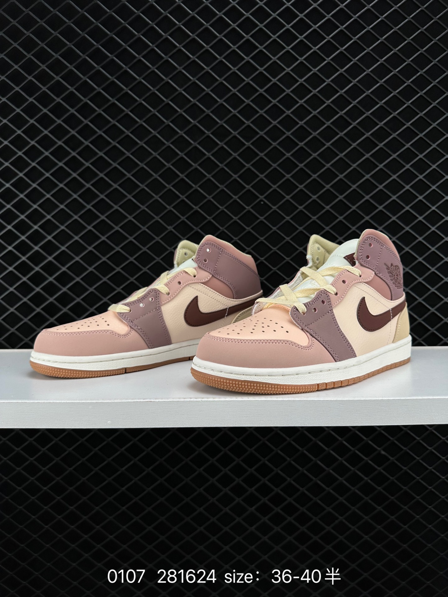 Nike Air Jordan 1 Retro High OG”Black/White“